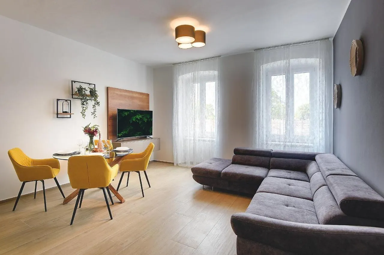 Apartment Erman City With Free Parking Pula Croatia