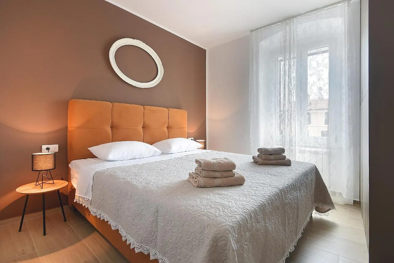 Apartment Erman City With Free Parking Pula Croatia