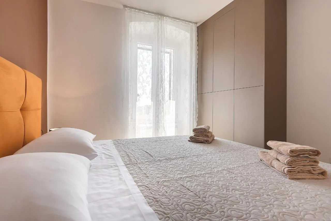 Apartment Erman City With Free Parking Pula