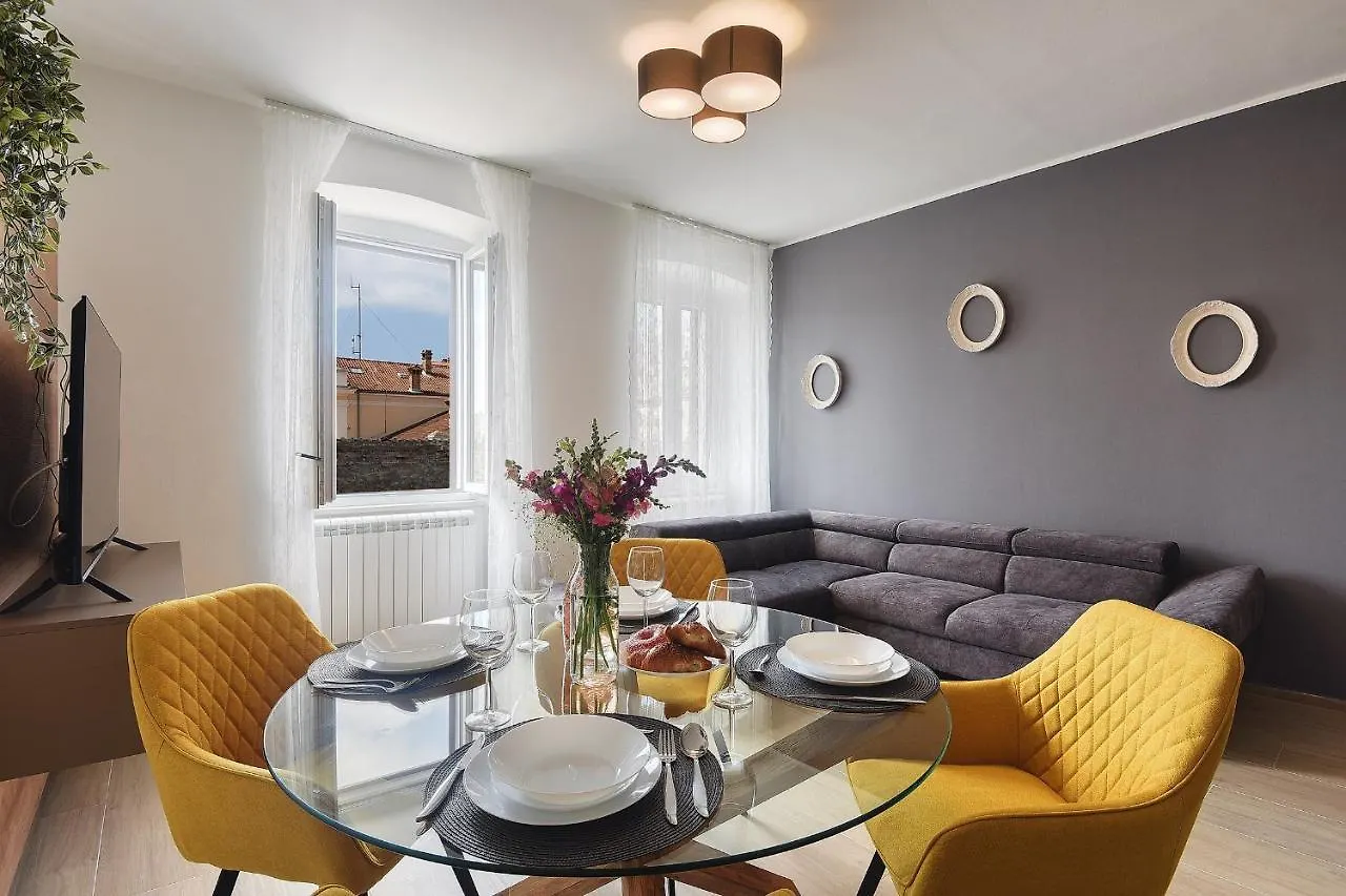 Apartment Erman City With Free Parking Pula