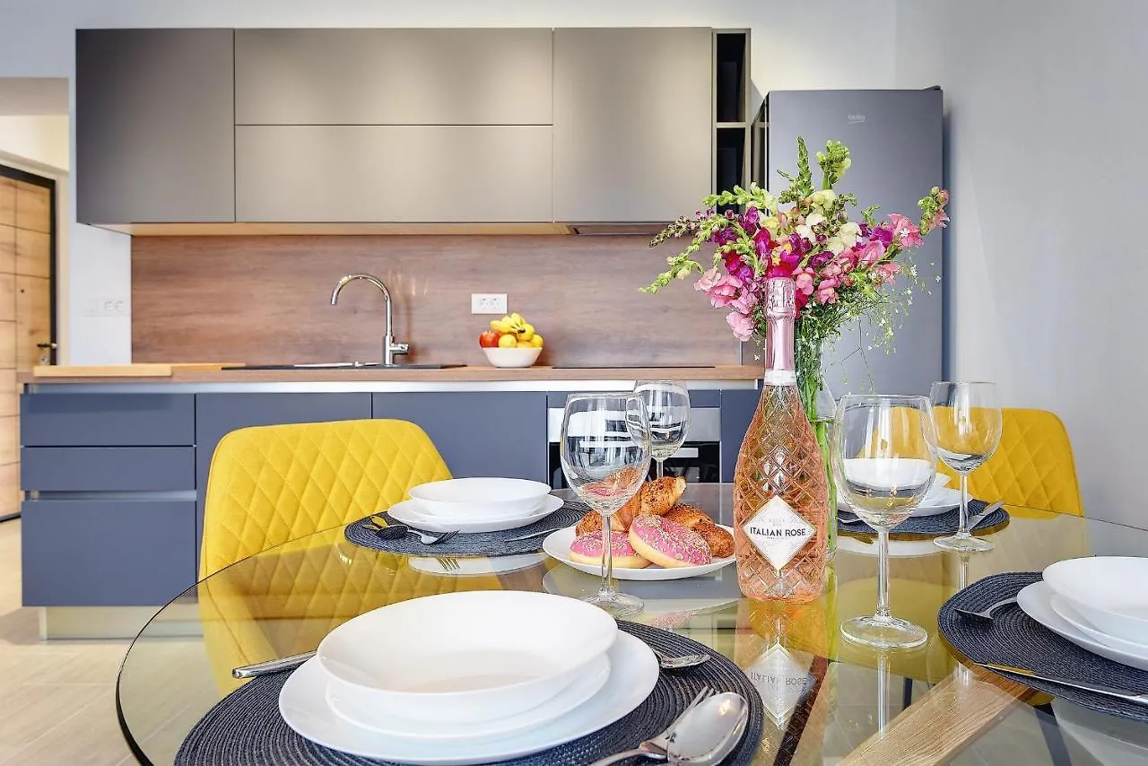 Apartment Erman City With Free Parking Pula 0*,