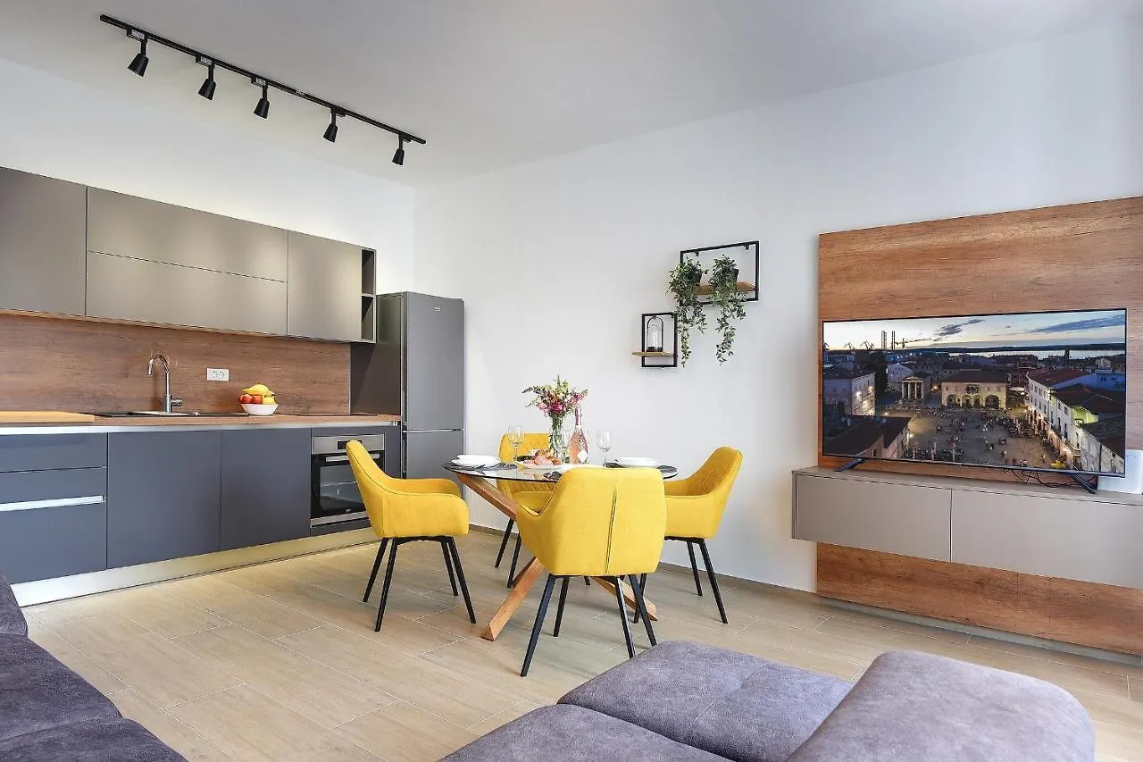 Apartment Erman City With Free Parking Pula