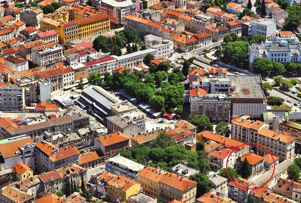 Apartment Erman City With Free Parking Pula